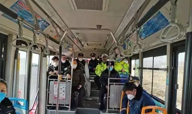 防疫！全力保障出行！