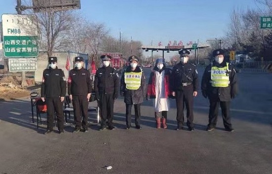 “咱自己人，早發(fā)現(xiàn)早報告……“民警的土味喊話接地氣